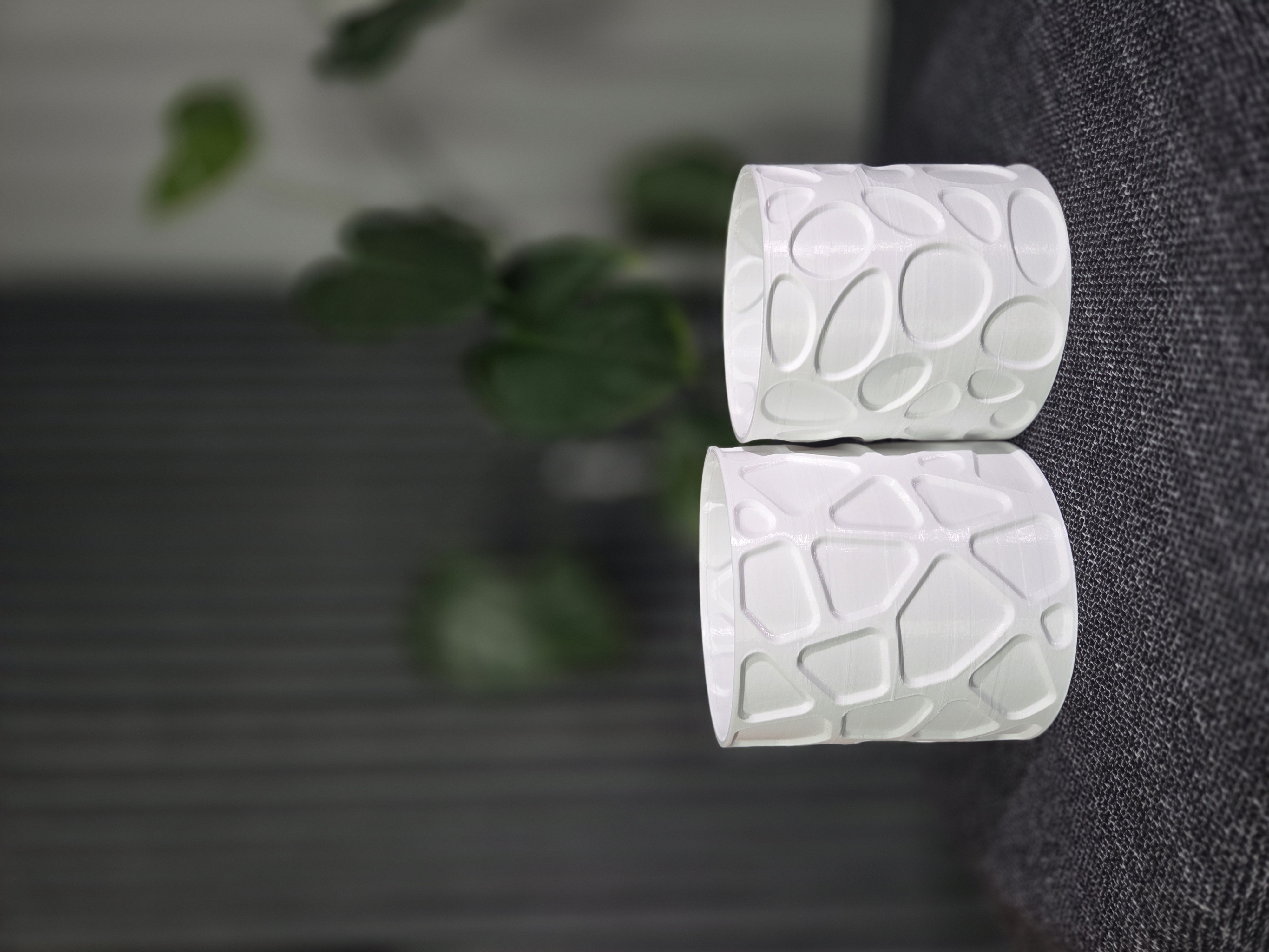 Geometrik ve Organik Desenli Dekoratif Saksı Seti - Modern 3D Tasarım (Beyaz)